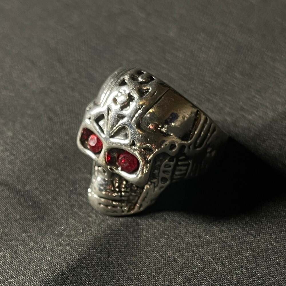 Silver Skull Ring with Red Eyes — Goth Emo Y2K Alternative Jewelry